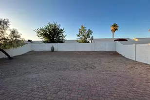 108 W Behrend Dr, Phoenix, AZ 85027 - Photo 25