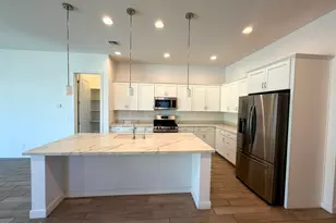 835 E Hopi Trail, Phoenix, AZ 85042 - Photo 3