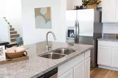 2327 E Levi Drive, Phoenix, AZ 85040 - Photo 9