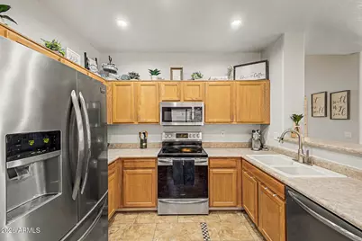 8713 W Lisbon Lane, Peoria, AZ 85381 - Photo 15