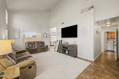 8713 W Lisbon Lane, Peoria, AZ 85381 - Photo 11