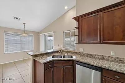 20270 N 82nd Lane N, Peoria, AZ 85382 - Photo 9