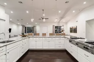 5201 E Weldon Ave, Phoenix, AZ 85018 - Photo 11