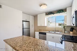 6936 E 4th St, Scottsdale, AZ 85251 - Photo 9