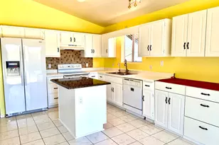 12600 W Obregon Dr, Arizona City, AZ 85123 - Photo 11