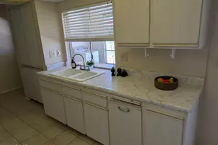 10311 W Prairie Hills Cir, Sun City, AZ 85351 - Photo 9