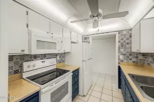 13721 N 98th Ave, Sun City, AZ 85351 - Photo 15