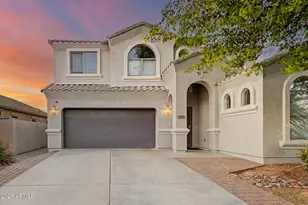 2826 E Saguaro Park Ln, Phoenix, AZ 85024 - Photo 1