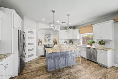 2826 E Saguaro Park Lane, Phoenix, AZ 85024 - Photo 11