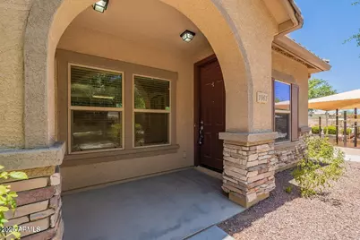 1061 S Hawk Lane, Gilbert, AZ 85296 - Photo 3