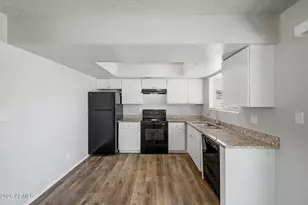1022 W Anderson Dr, Phoenix, AZ 85023 - Photo 11