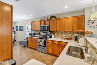 16209 W Mauna Loa Lane, Surprise, AZ 85379 - Photo 9