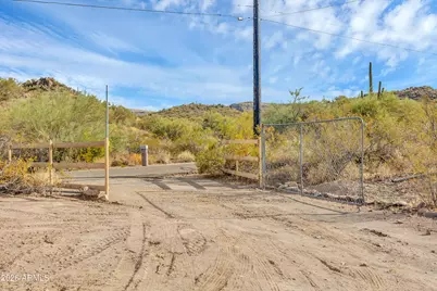 34380 S Cholla Drive, Black Canyon City, AZ 85324 - Photo 31