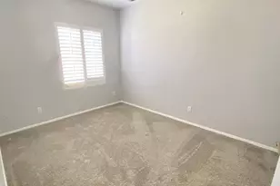 3358 E Wickieup Ln, Phoenix, AZ 85050 - Photo 29
