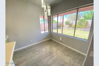 3358 E Wickieup Lane, Phoenix, AZ 85050 - Photo 19