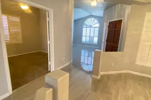3358 E Wickieup Ln, Phoenix, AZ 85050 - Photo 3