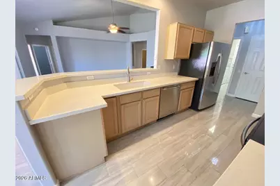 3358 E Wickieup Lane, Phoenix, AZ 85050 - Photo 15