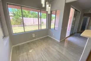3358 E Wickieup Ln, Phoenix, AZ 85050 - Photo 19
