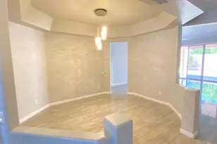 3358 E Wickieup Ln, Phoenix, AZ 85050 - Photo 5