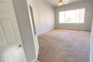 3358 E Wickieup Ln, Phoenix, AZ 85050 - Photo 23