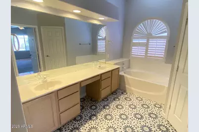 3358 E Wickieup Lane, Phoenix, AZ 85050 - Photo 25