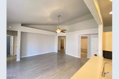 3358 E Wickieup Lane, Phoenix, AZ 85050 - Photo 9