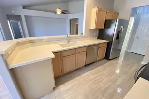 3358 E Wickieup Ln, Phoenix, AZ 85050 - Photo 15