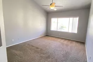 3358 E Wickieup Ln, Phoenix, AZ 85050 - Photo 25