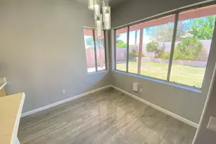 3358 E Wickieup Ln, Phoenix, AZ 85050 - Photo 19
