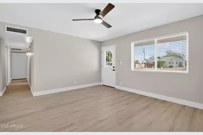 314 E Glade Avenue, Mesa, AZ 85210 - Photo 5