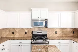 18606 W Sunnyslope Ln, Waddell, AZ 85355 - Photo 9