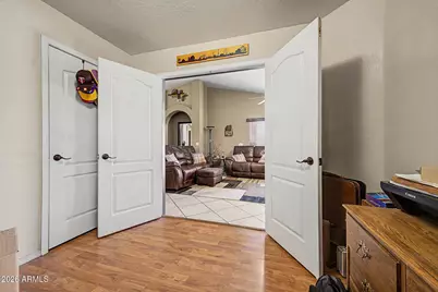 102 W Morrow Drive, Phoenix, AZ 85027 - Photo 15
