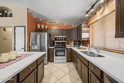 102 W Morrow Drive, Phoenix, AZ 85027 - Photo 7