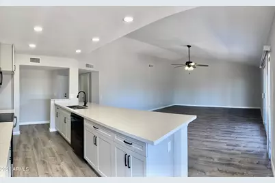 3901 W Sweetwater Avenue, Phoenix, AZ 85029 - Photo 9