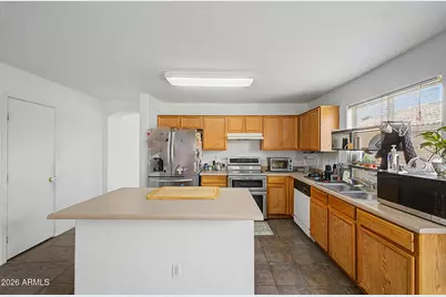 6637 S 18th Drive, Phoenix, AZ 85041 - Photo 11