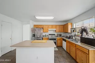 6637 S 18th Dr, Phoenix, AZ 85041 - Photo 11