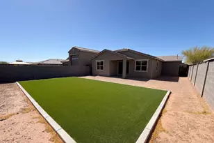 17722 W Pinnacle Vis Dr, Surprise, AZ 85387 - Photo 5