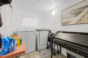 10401 N Cave Creek Rd, Phoenix, AZ 85020 - Photo 15