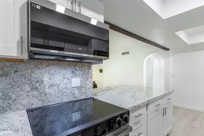 7557 N Dreamy Draw Drive #Unit 150, Phoenix, AZ 85020 - Photo 5