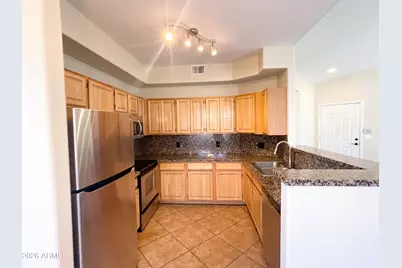 2929 W Yorkshire Drive #Unit 1019, Phoenix, AZ 85027 - Photo 11