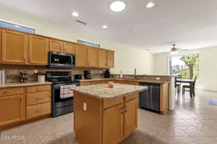 18846 N Palacio Ln, Surprise, AZ 85387 - Photo 15
