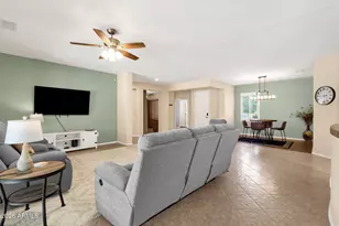 18846 N Palacio Ln, Surprise, AZ 85387 - Photo 11