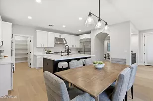 3984 E Robin Ln, Phoenix, AZ 85050 - Photo 11