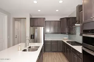 3136 E Tina Dr, Phoenix, AZ 85050 - Photo 9