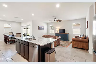 18570 W Desert Hollow Drive, Wittmann, AZ 85361 - Photo 3