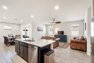 18570 W Desert Holw Dr, Wittmann, AZ 85361 - Photo 3