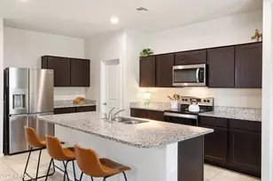 18570 W Desert Holw Dr, Wittmann, AZ 85361 - Photo 5