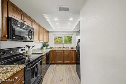 13824 N 41st Lane, Phoenix, AZ 85053 - Photo 11