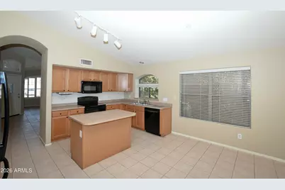 10221 W Daley Lane, Peoria, AZ 85383 - Photo 11