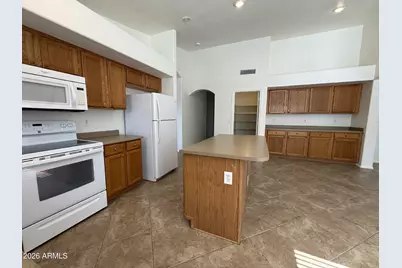 9587 W Seldon Lane, Peoria, AZ 85345 - Photo 5